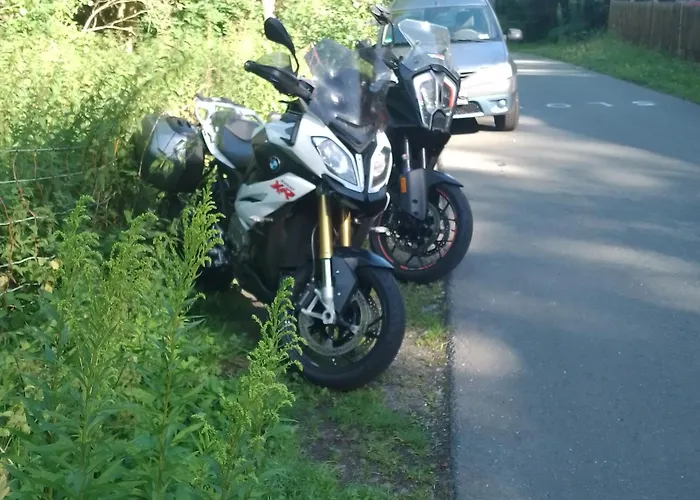 Ruhig Und Spartanisch Wohnen Im Denkmal 롯지 리첸발드